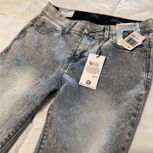 Concealed Women's Light Blue Skinny Jeans